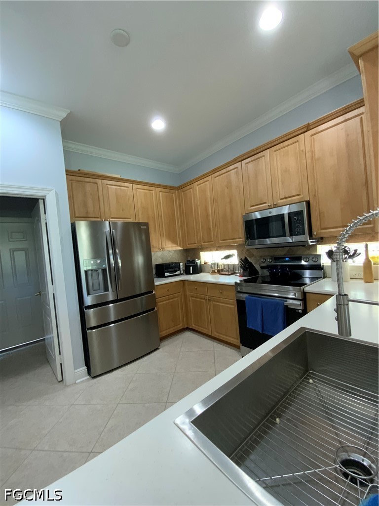 3 Bed Waterfront Home for Sale in Coral Lakes, photo 11
