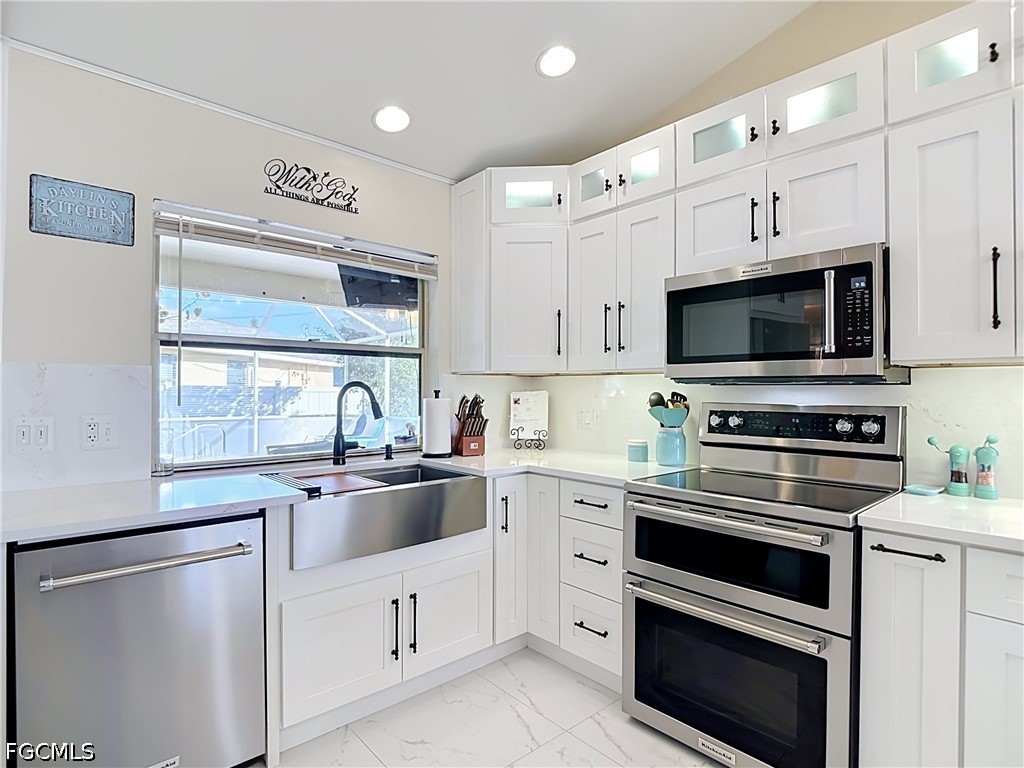3 Bed Pool Home for Sale in San Carlos Park, photo 11