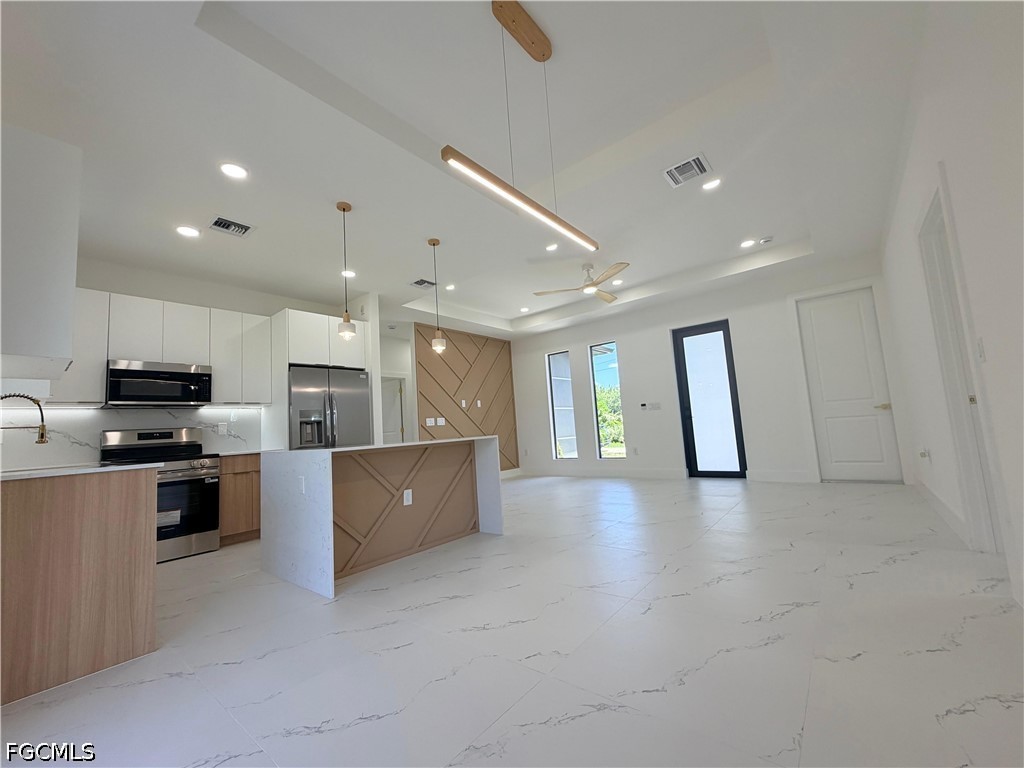 4 Bed SingleFamilyResidence for Sale in Lehigh Acres, photo 11