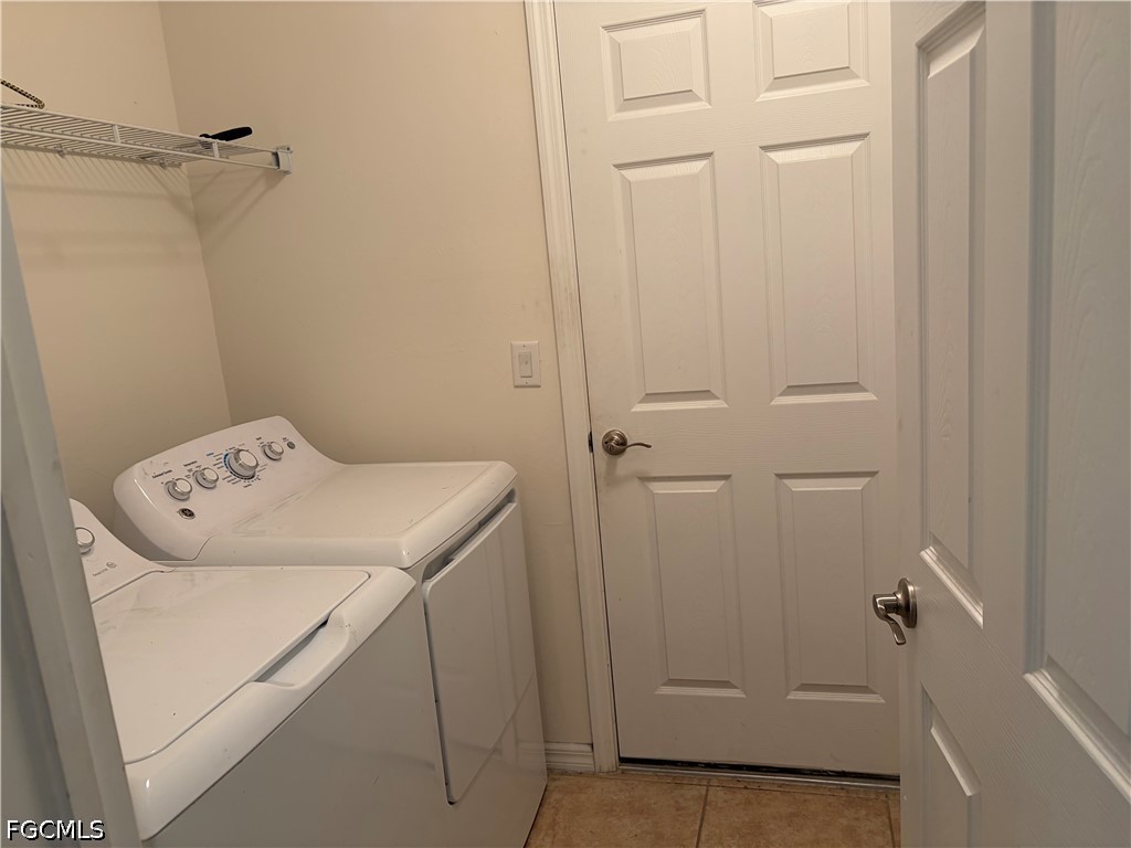 3 Bed SingleFamilyResidence for Sale in Cape Coral, photo 11