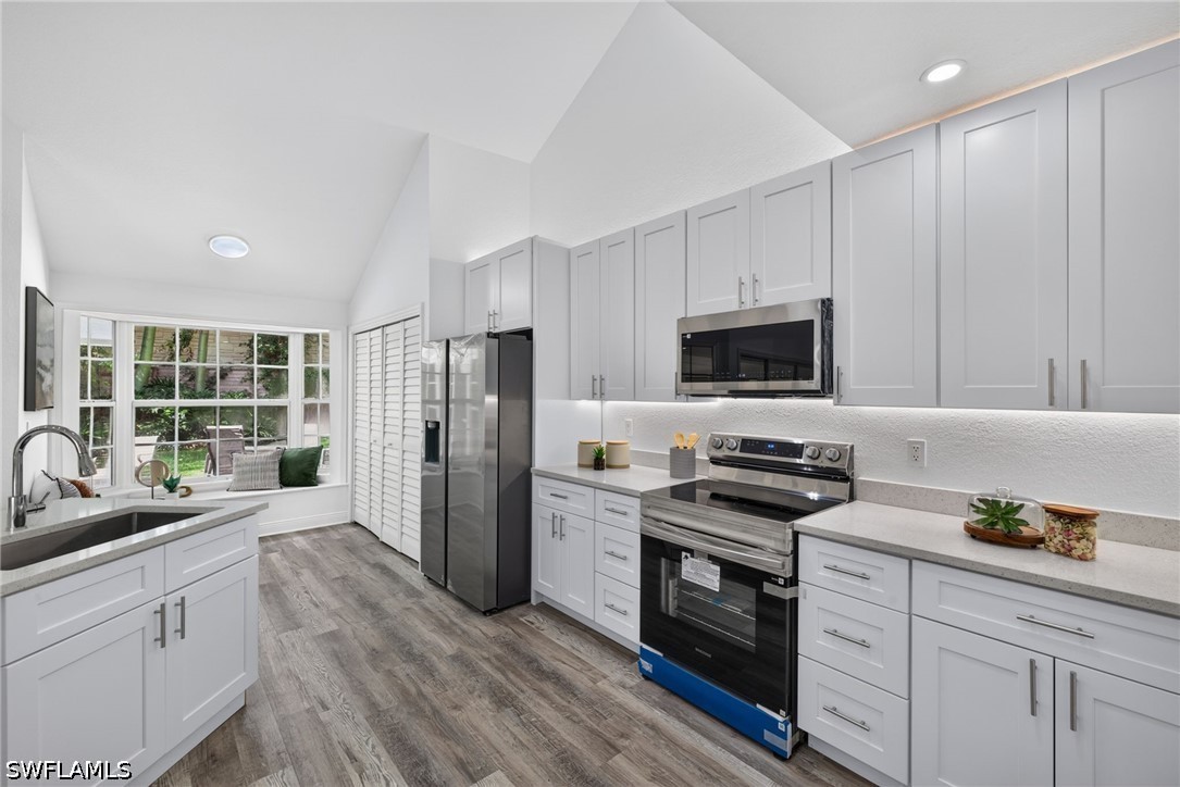 3 Bed Attached for Sale in Naples, photo 11