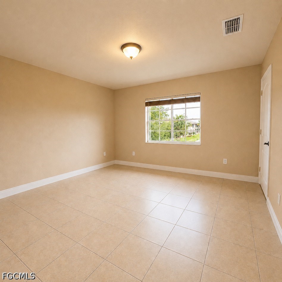 2 Bed Condominium for Sale in Cape Coral, photo 11