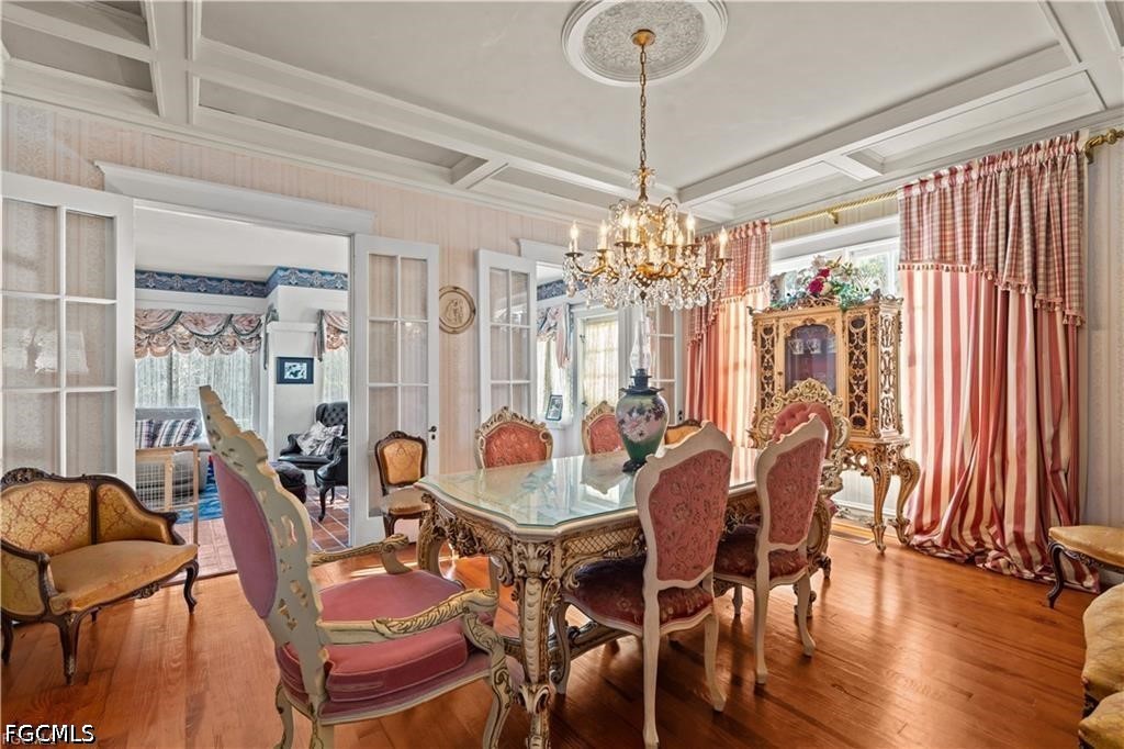 5 Bed Pool Home for Sale in Riverside, photo 11