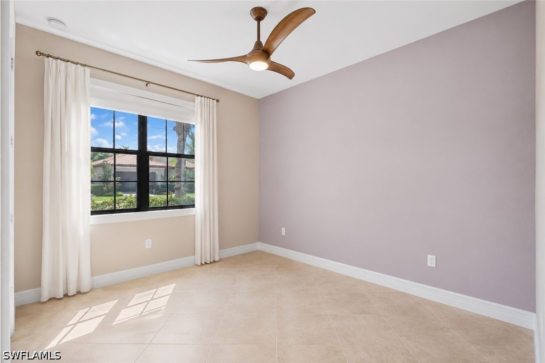 3 Bed SingleFamilyResidence for Sale in Naples, photo 11