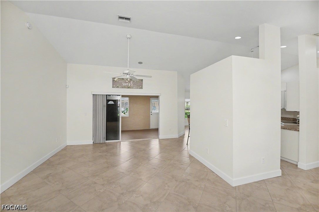 3 Bed SingleFamilyResidence for Sale in Cape Coral, photo 11