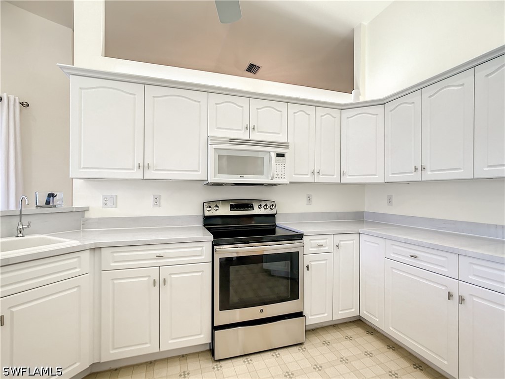 3 Bed SingleFamilyResidence for Sale in Cape Coral, photo 11