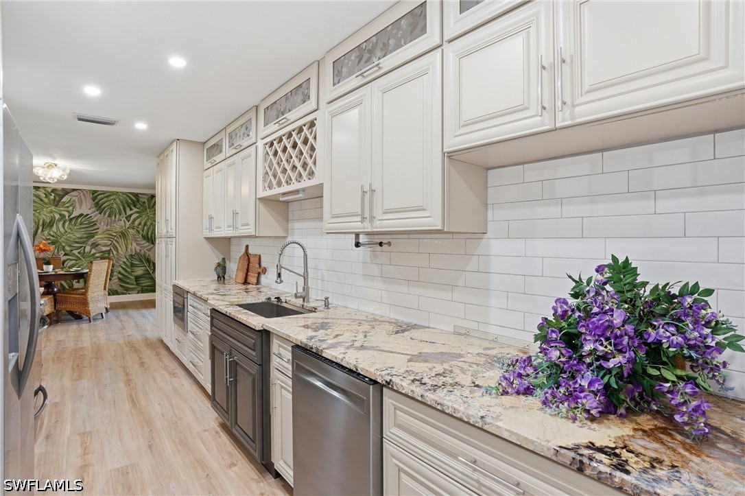 3 Bed SingleFamilyResidence for Sale in River Manor, photo 11