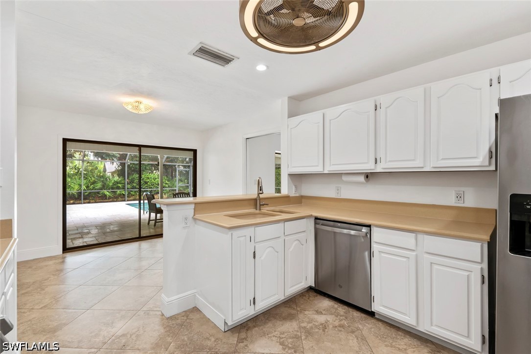 3 Bed Pool Home for Sale in Kings Lake, photo 11