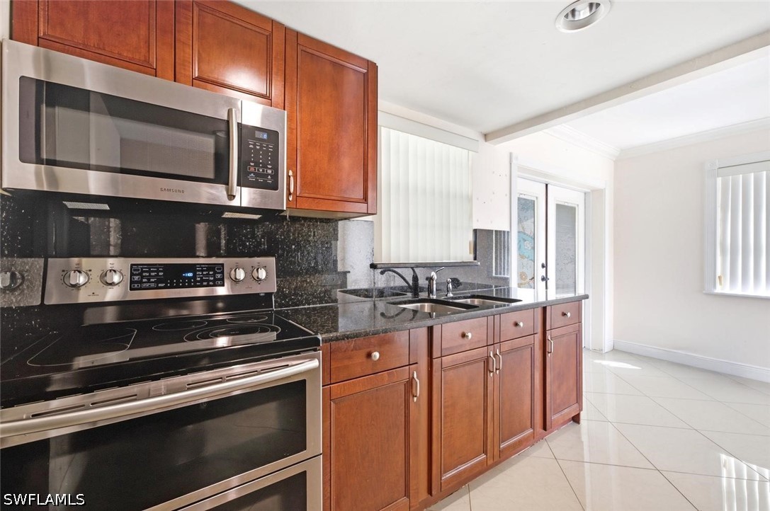 3 Bed SingleFamilyResidence for Sale in Naples, photo 11