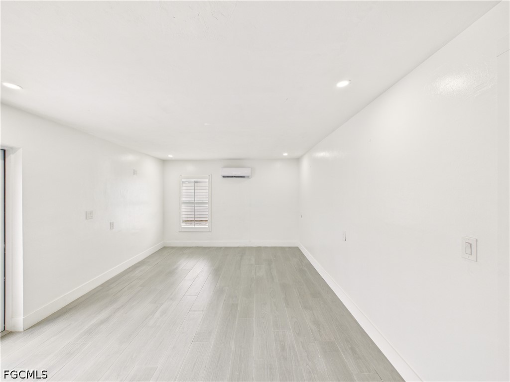 2 Bed Waterfront Home for Sale in River Park, photo 11