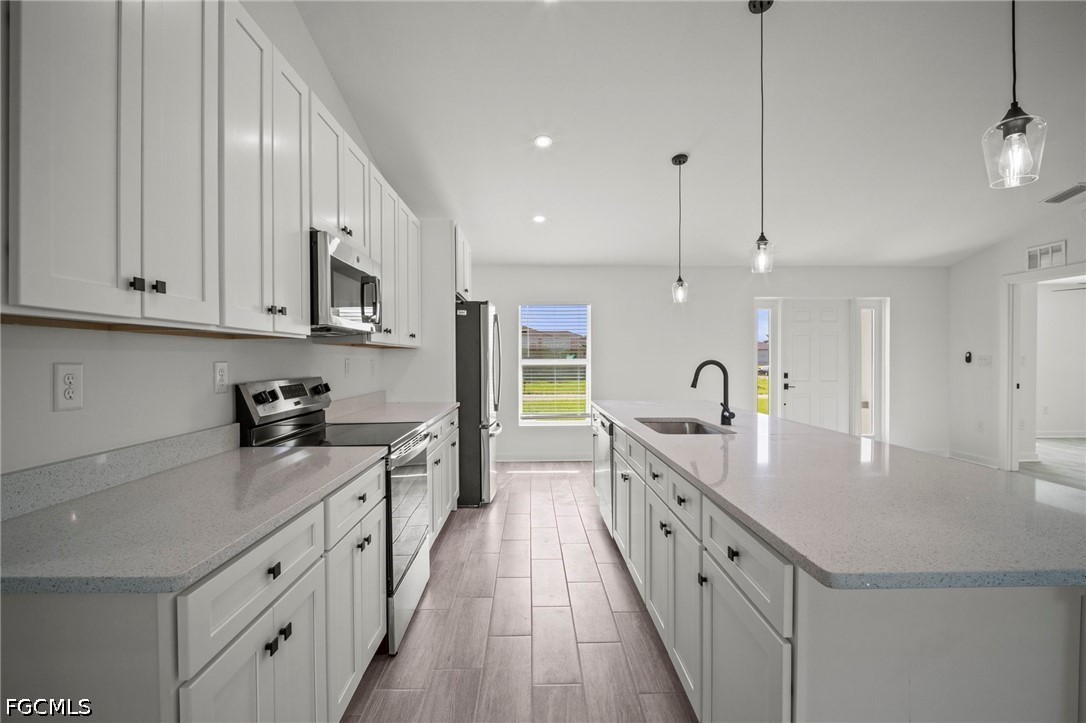 4 Bed SingleFamilyResidence for Sale in Cape Coral, photo 11