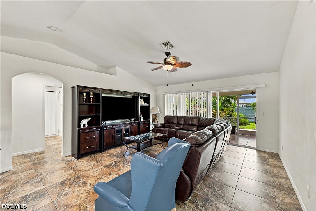 3 Bed SingleFamilyResidence for Sale in Cape Coral, photo 11