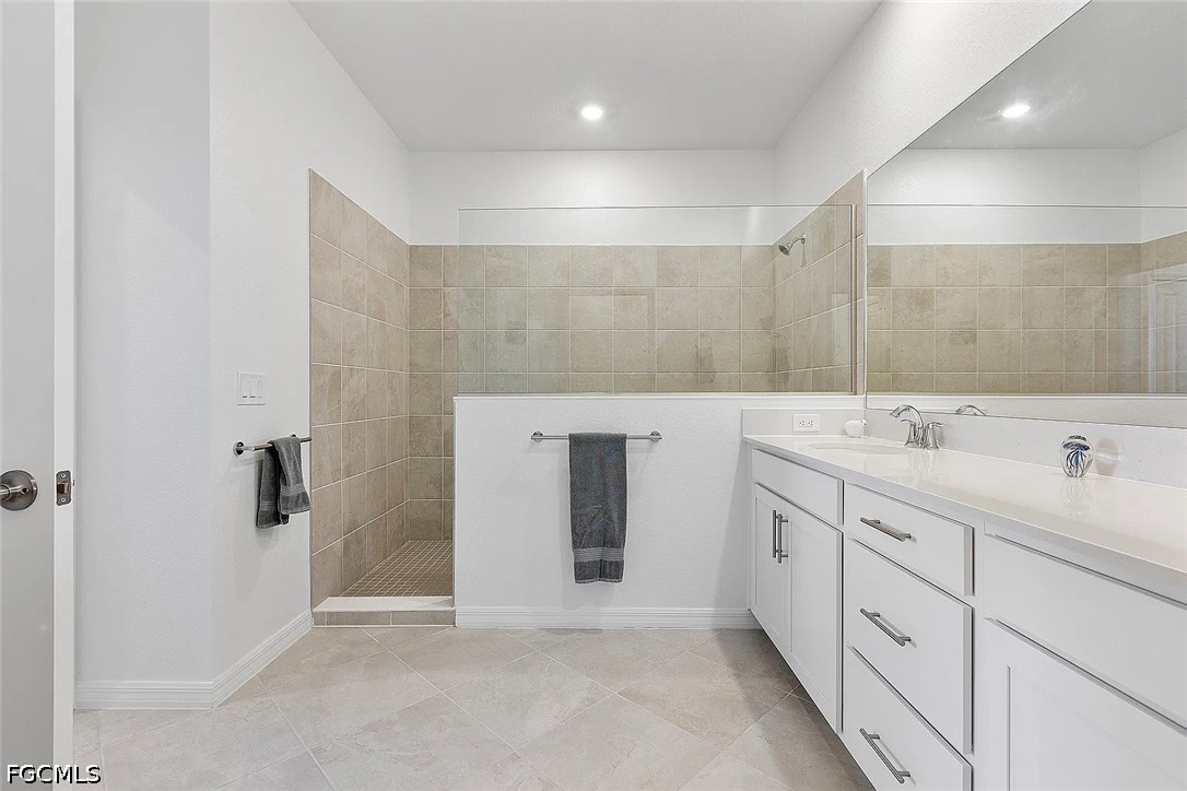 3 Bed Condominium for Sale in Webbs Reserve, photo 11