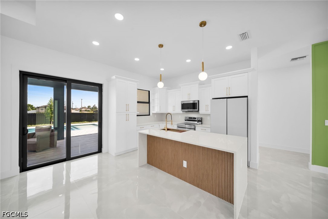 3 Bed Pool Home for Sale in Cape Coral, photo 11