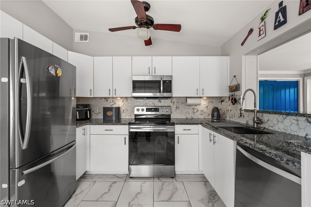 2 Bed SingleFamilyResidence for Sale in San Carlos Park, photo 11