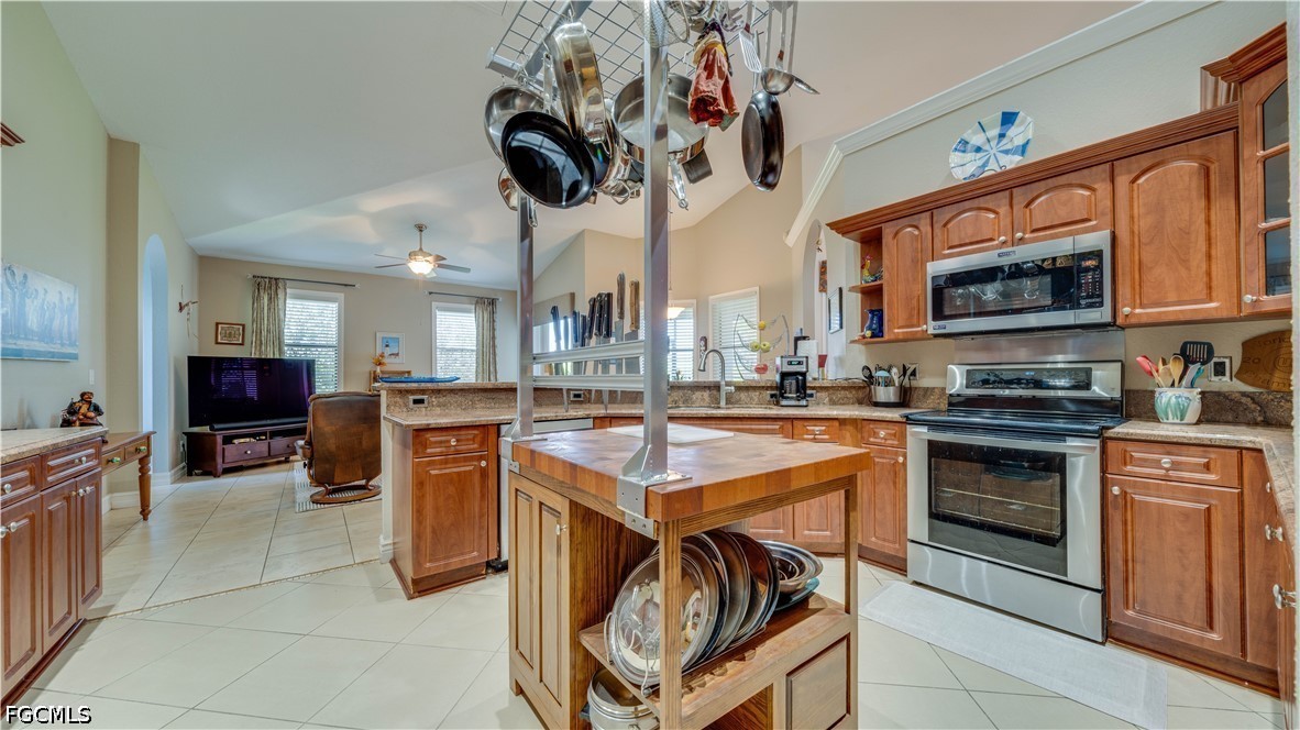 3 Bed SingleFamilyResidence for Sale in Cape Coral, photo 11