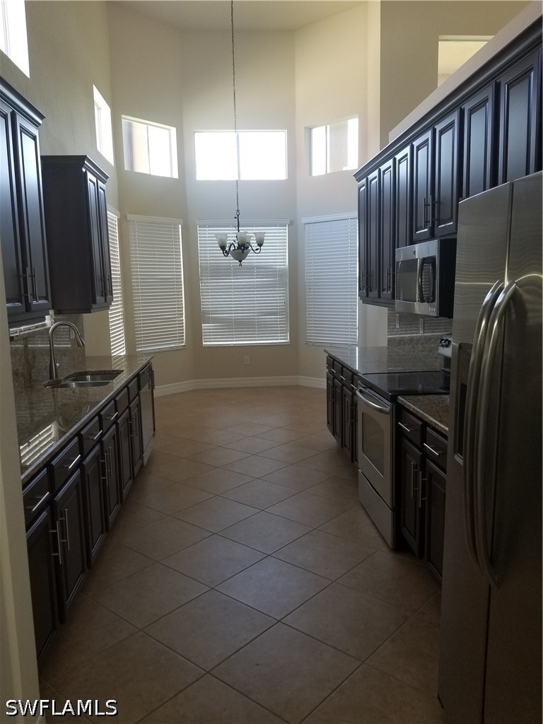 4 Bed Waterfront Home for Sale in Fort Myers, photo 11