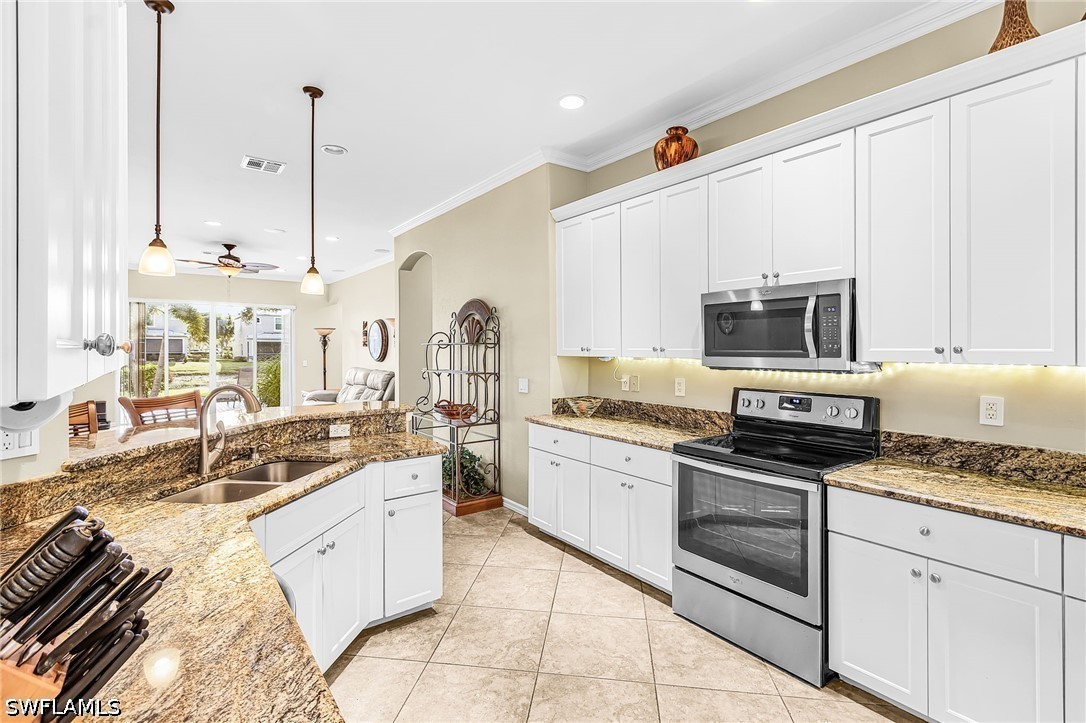 4 Bed SingleFamilyResidence for Sale in Coral Lakes, photo 11