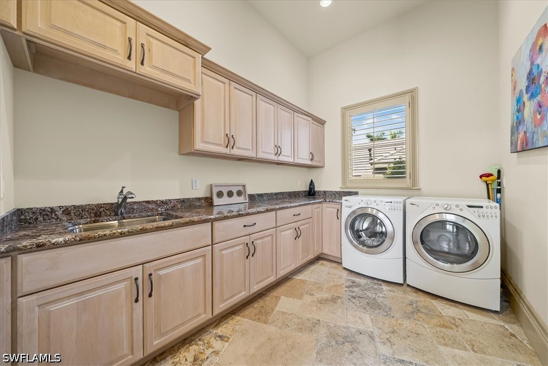 5 Bed Pool Home for Sale in Moorings, photo 11
