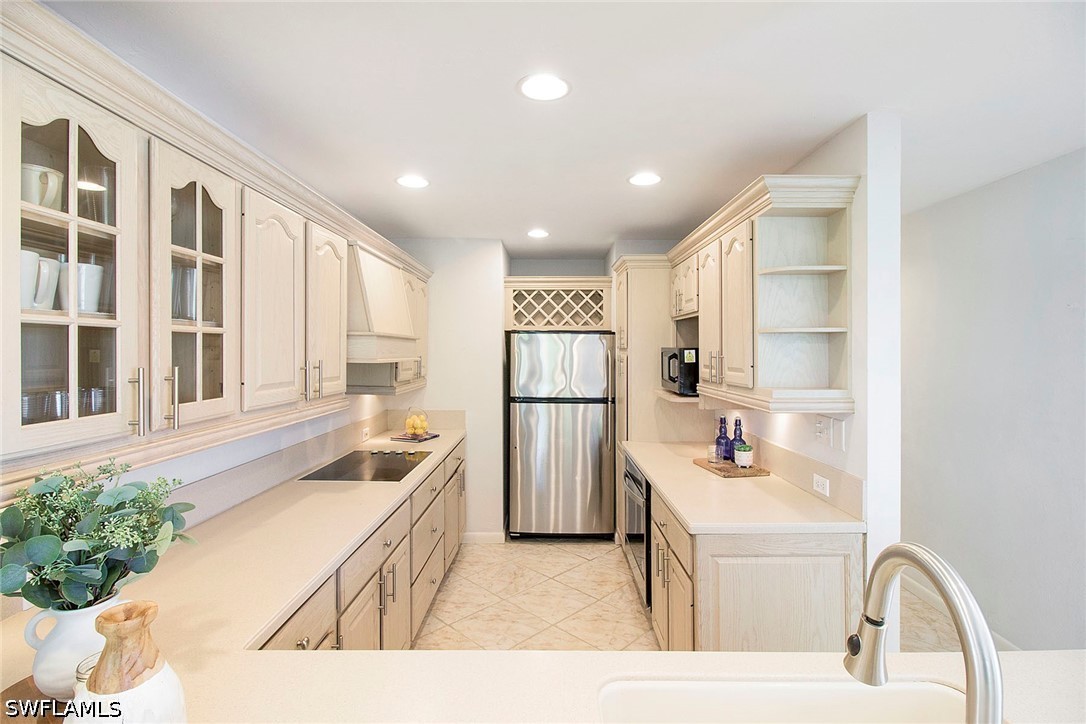 2 Bed Waterfront Home for Sale in Naples, photo 11
