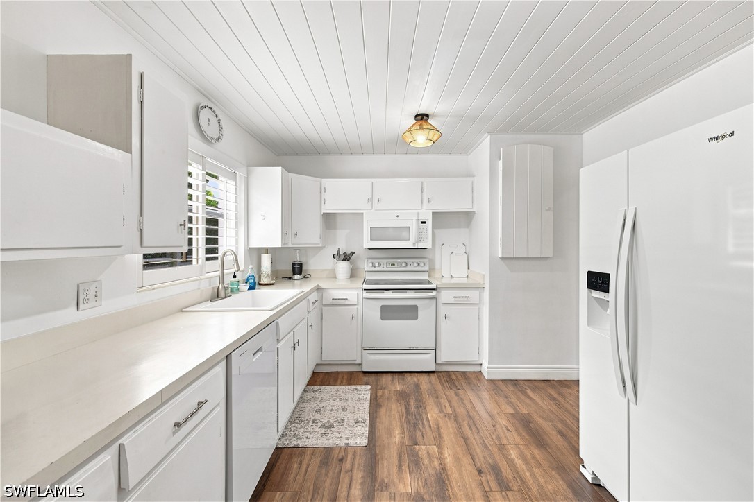 3 Bed SingleFamilyResidence for Sale in Naples, photo 11