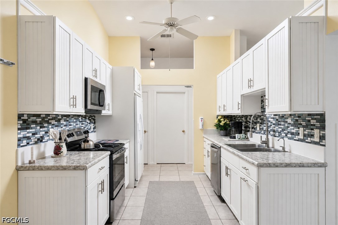 3 Bed Pool Home for Sale in Cape Coral, photo 11