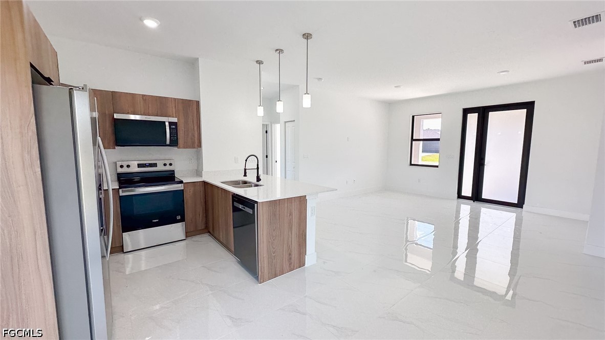 3 Bed SingleFamilyResidence for Sale in Lehigh Acres, photo 11