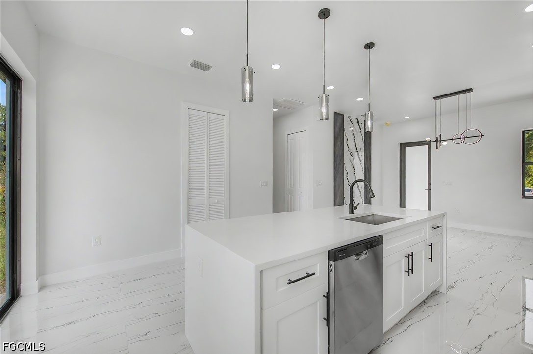 3 Bed SingleFamilyResidence for Sale in Lehigh Acres, photo 11