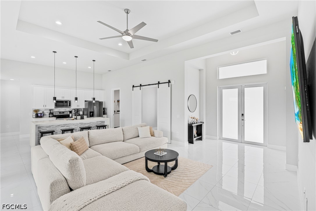 3 Bed SingleFamilyResidence for Sale in Cape Coral, photo 11