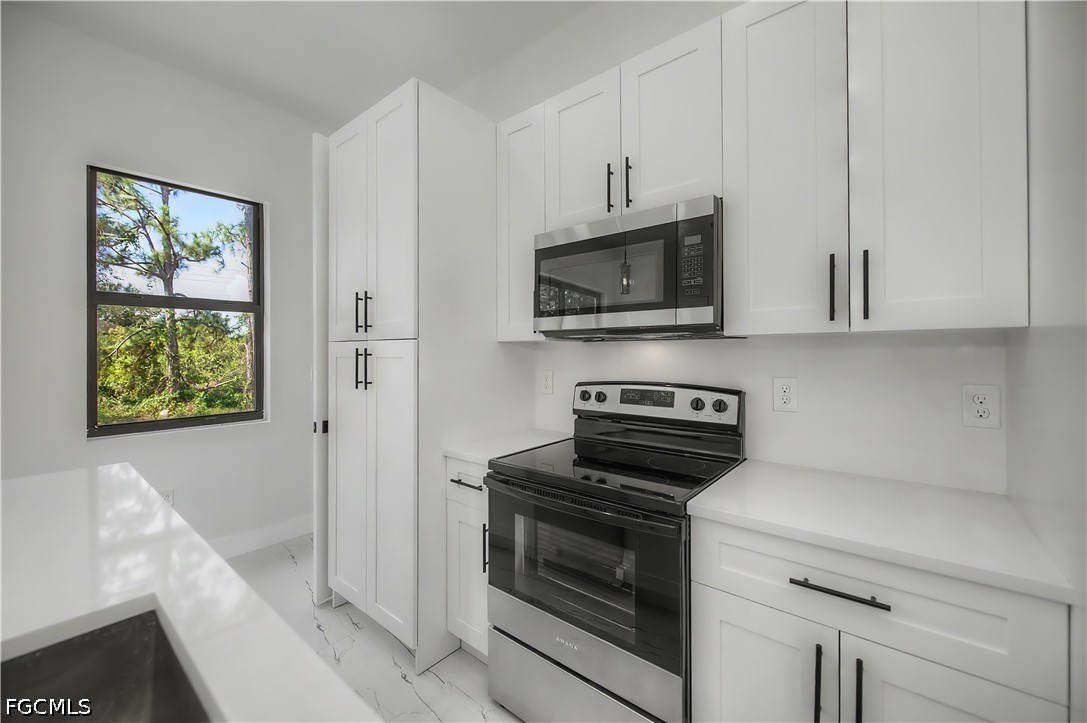 3 Bed SingleFamilyResidence for Sale in Lehigh Acres, photo 11