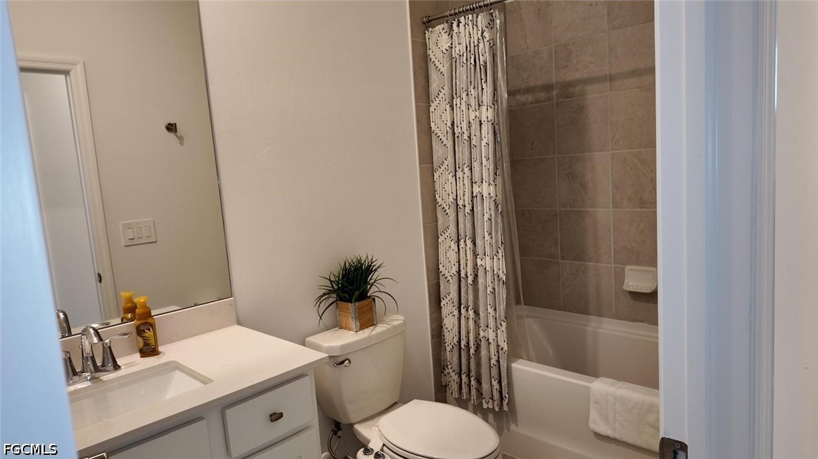 4 Bed SingleFamilyResidence for Sale in North Fort Myers, photo 11