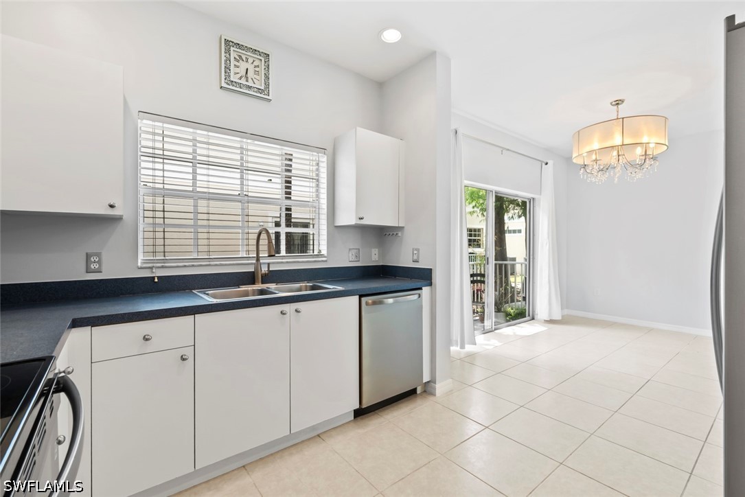 3 Bed Townhouse for Sale in Cypress Glen Village, photo 11