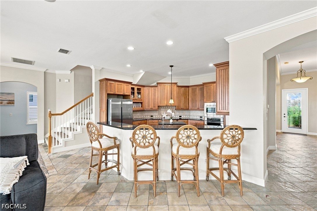 3 Bed Pool Home for Sale in Country Club, photo 11