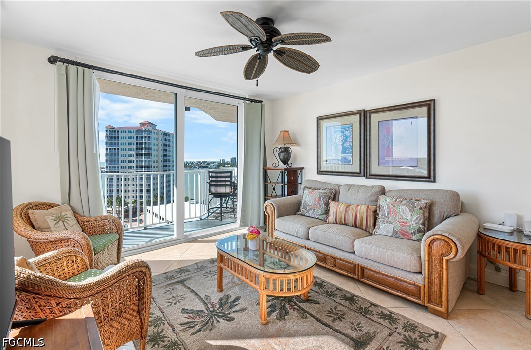 1 Bed Waterfront Home for Sale in Bonita Springs, photo 11