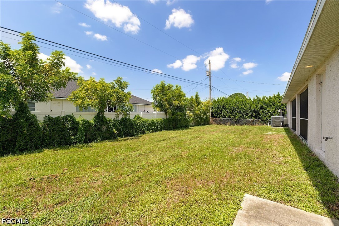 3 Bed SingleFamilyResidence for Sale in Cape Coral, photo 11