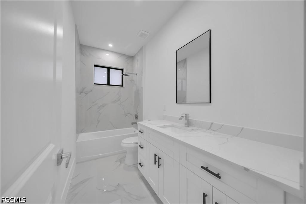 3 Bed SingleFamilyResidence for Sale in Lehigh Acres, photo 11
