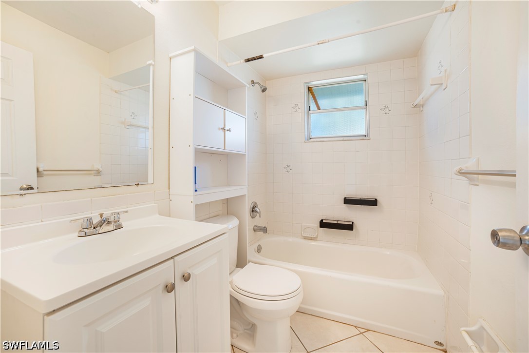 3 Bed Pool Home for Sale in Cape Coral, photo 11