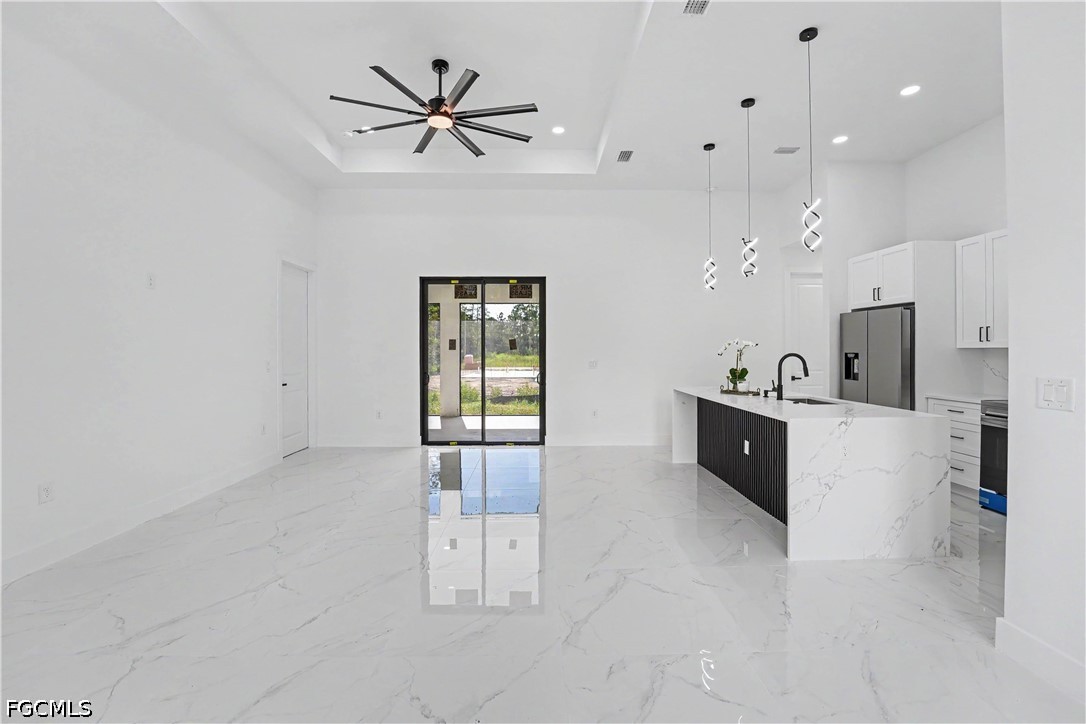 3 Bed SingleFamilyResidence for Sale in 951 Plaza, photo 11