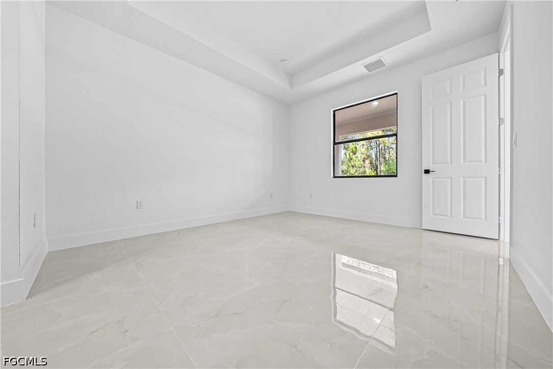 3 Bed SingleFamilyResidence for Sale in Lehigh Acres, photo 11