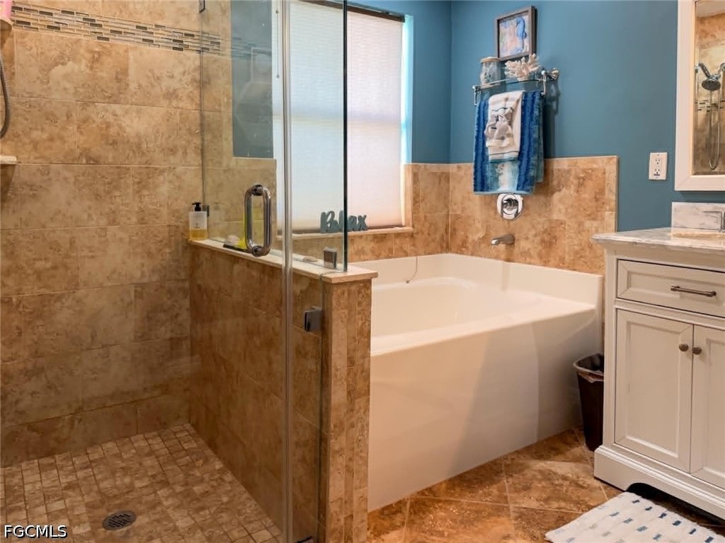 3 Bed Pool Home for Sale in Cape Coral, photo 11