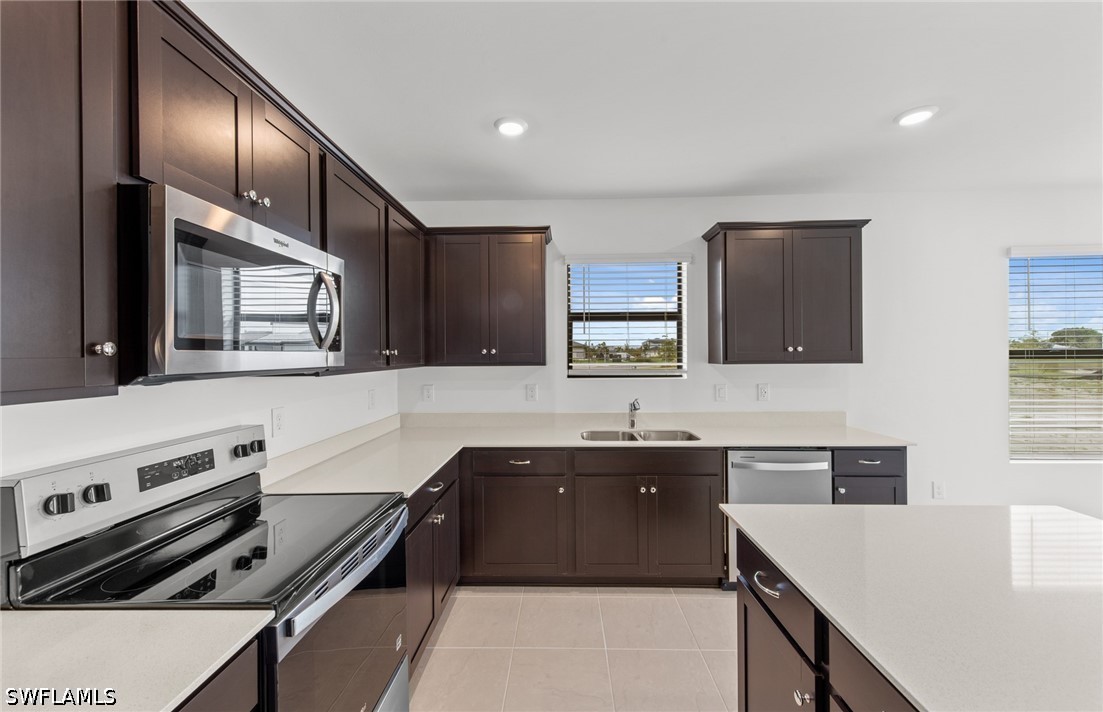 4 Bed SingleFamilyResidence for Sale in Whispering Lakes, photo 11