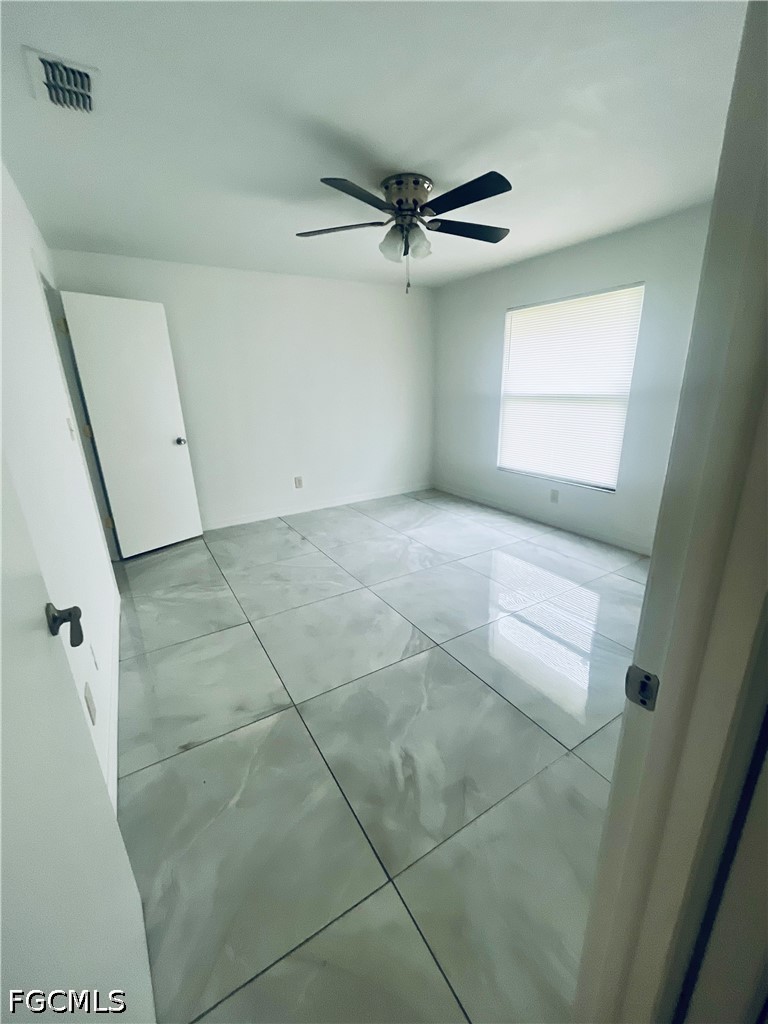 3 Bed SingleFamilyResidence for Sale in Lehigh Acres, photo 11