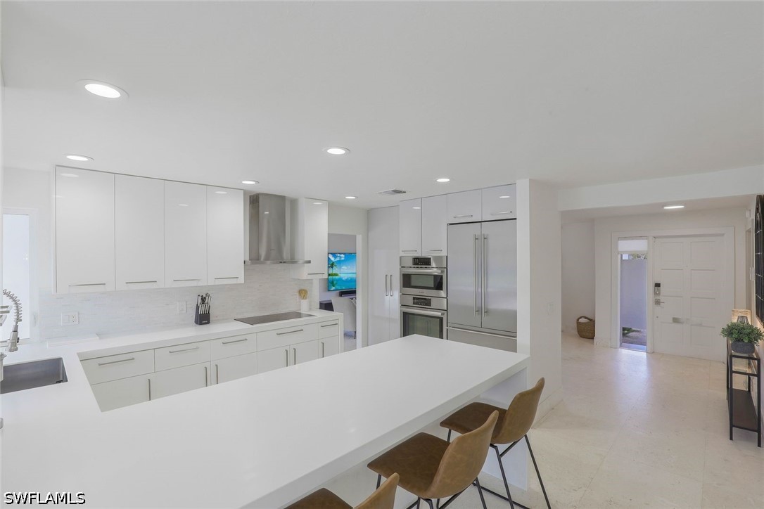 3 Bed Pool Home for Sale in Moorings, photo 11