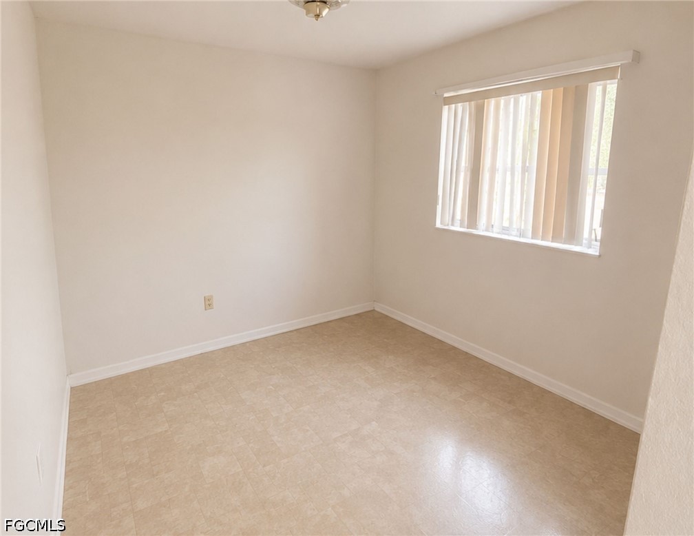 3 Bed SingleFamilyResidence for Sale in Port Charlotte, photo 11