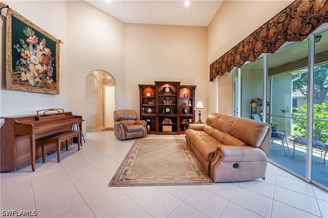5 Bed SingleFamilyResidence for Sale in Naples, photo 11