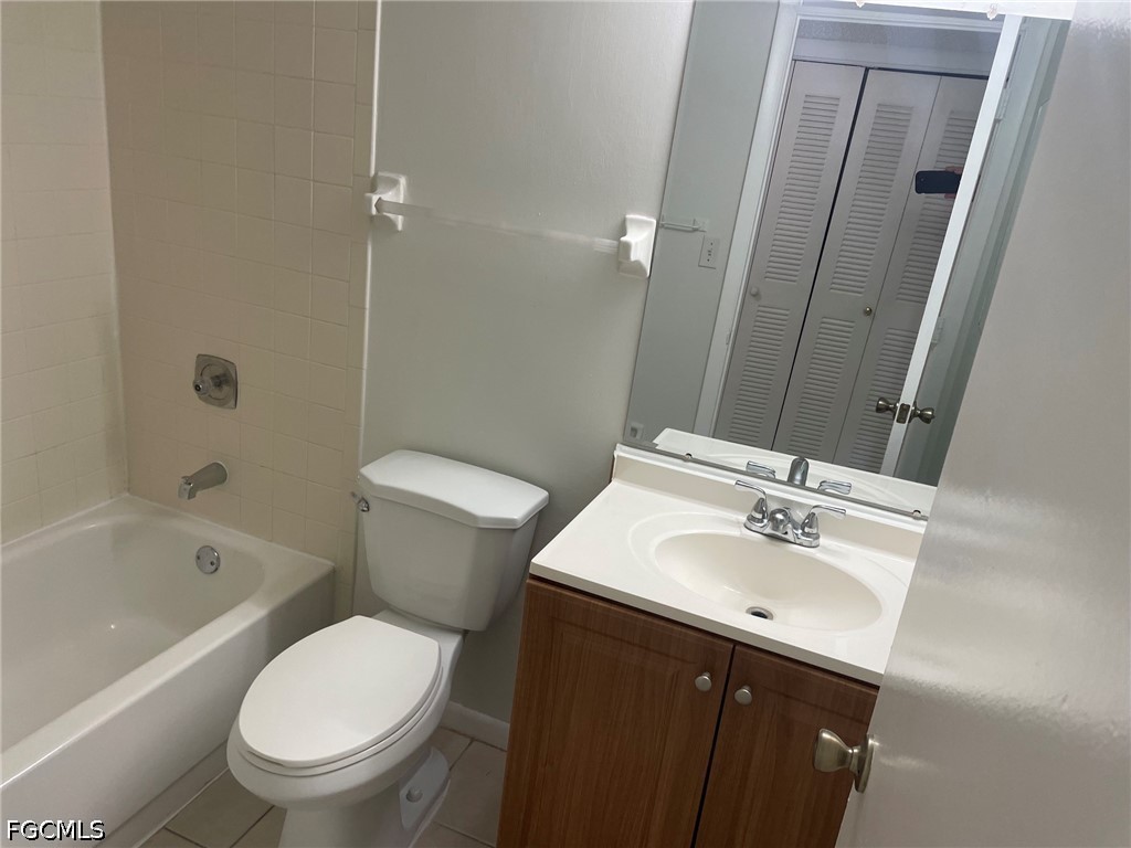 2 Bed Condominium for Sale in Fort Myers, photo 11