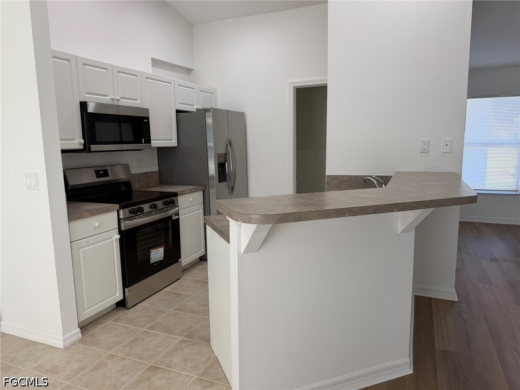 3 Bed SingleFamilyResidence for Sale in Cape Coral, photo 11