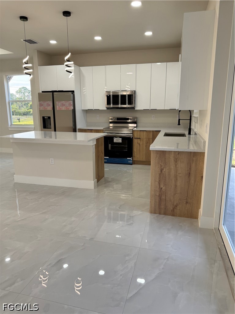 3 Bed SingleFamilyResidence for Sale in Lehigh Acres, photo 11