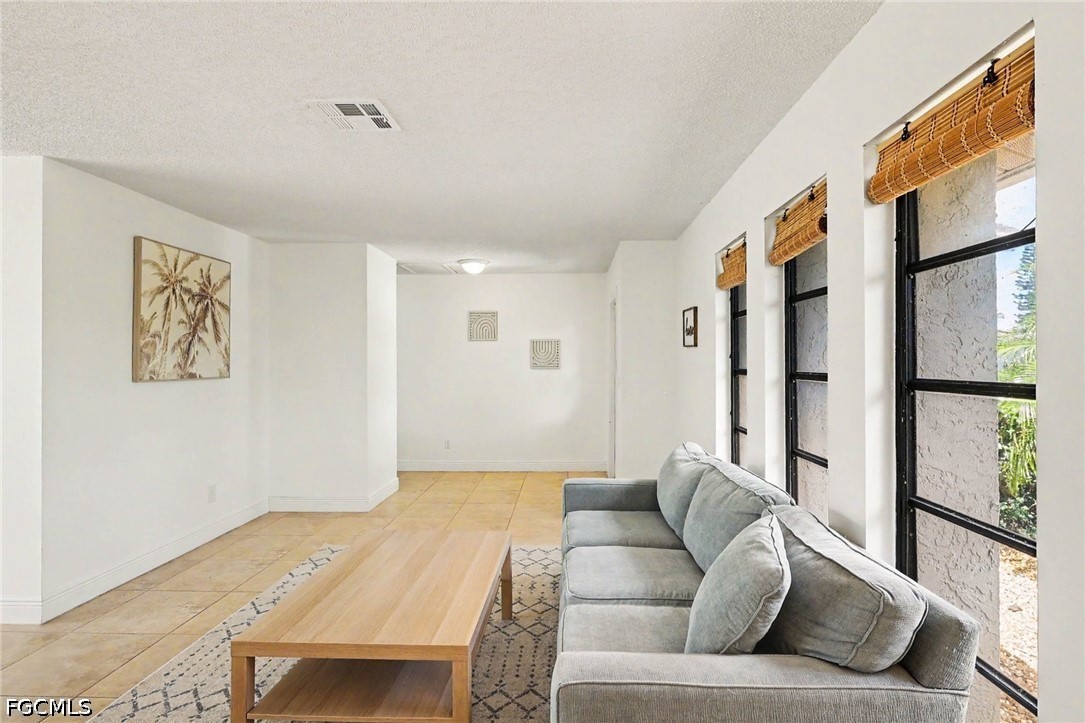 3 Bed Pool Home for Sale in Fort Myers, photo 11