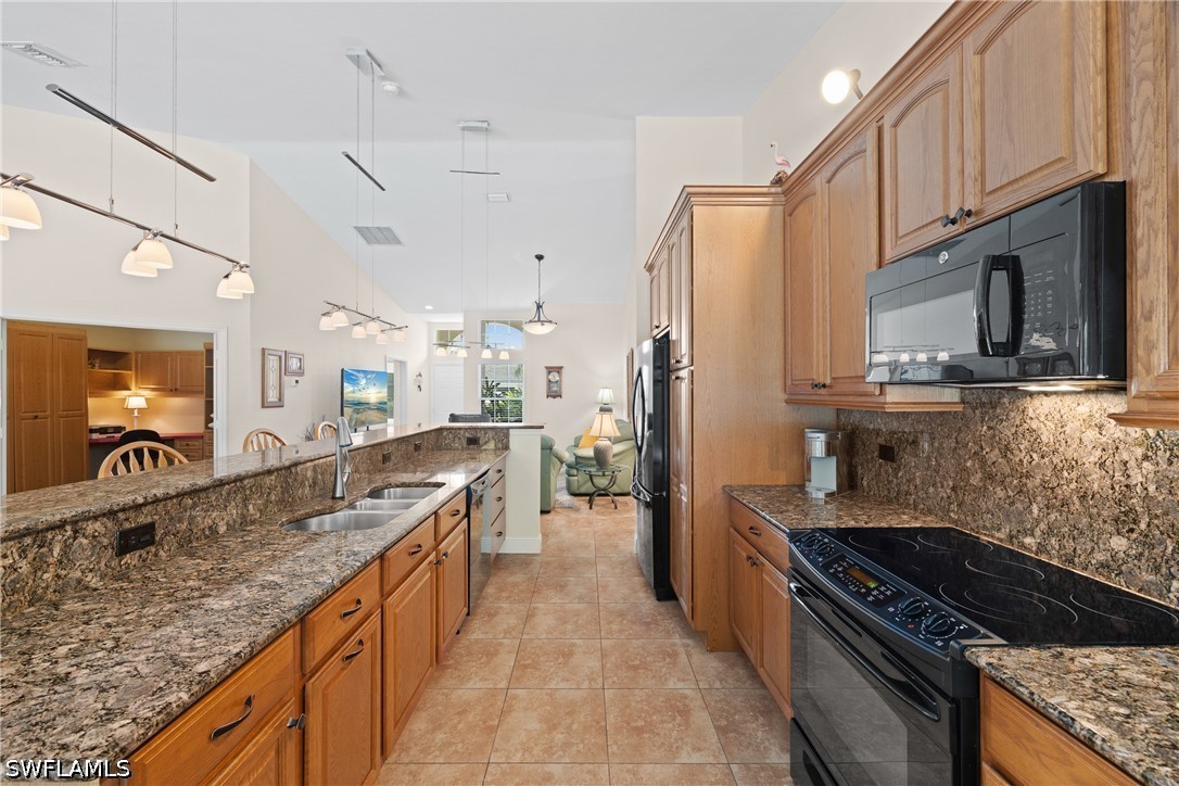 3 Bed Pool Home for Sale in Berkshire Lakes, photo 11